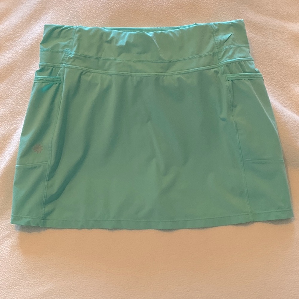 Small Athleta teal skort